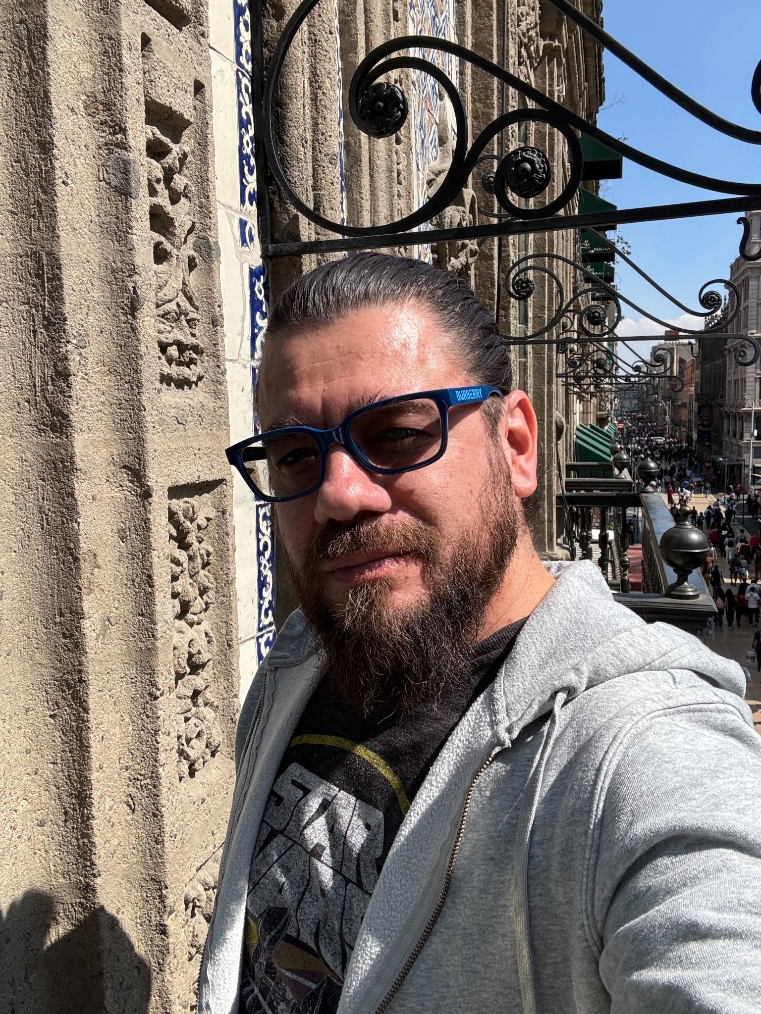 The freedom of copywriting helped Edgar realize his longtime dream of returning to live in Cuernavaca, where he grew up.